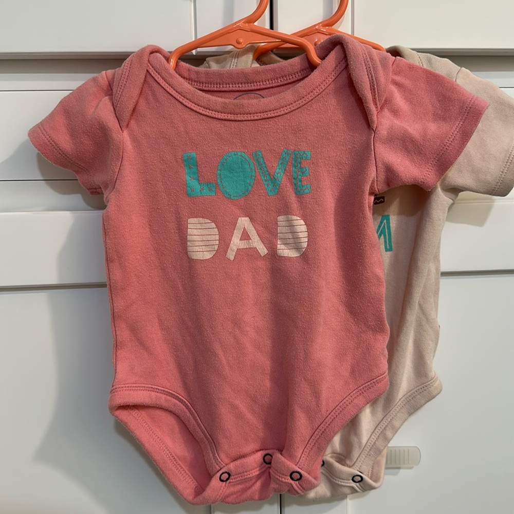 Finn & Emma 6-9 M love mom and love dad organic cotton bodysuit.